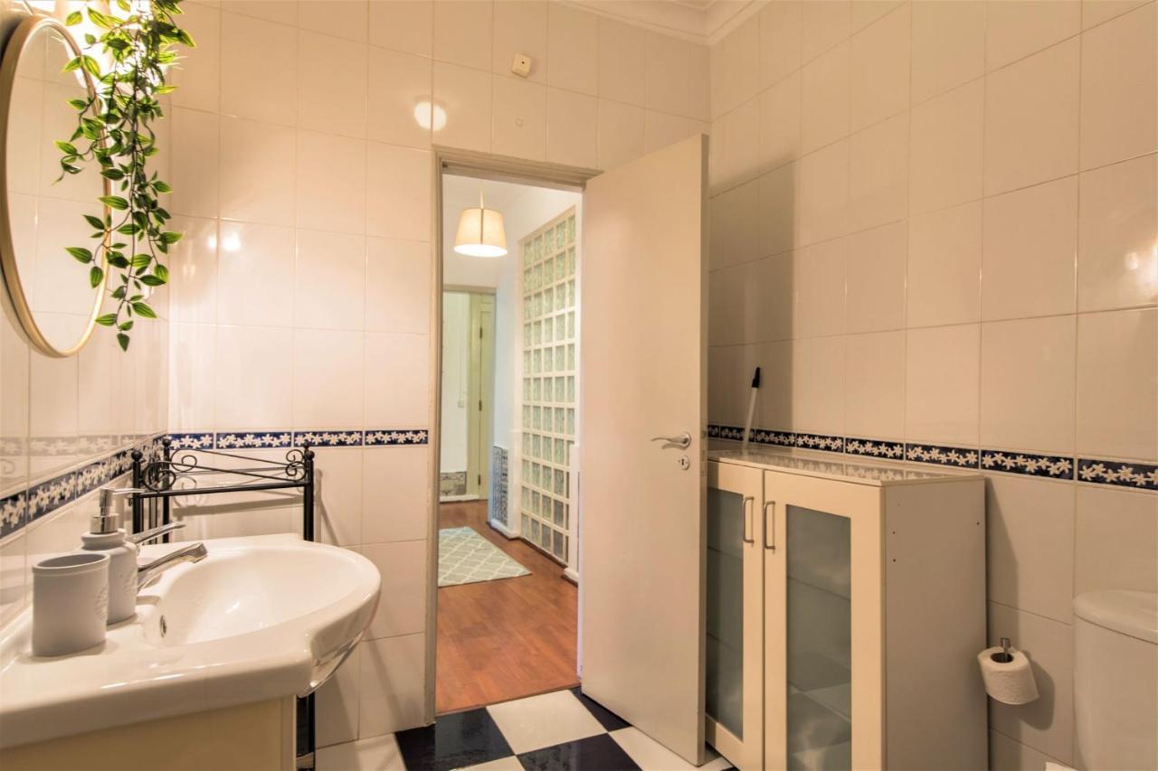 리스본 Charming Chiado 2Bedr W/Balcony And View 아파트 외부 사진